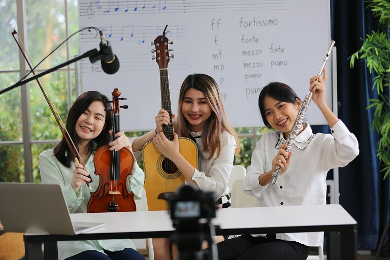 student person learning classical music with online class live streaming media video, musical class